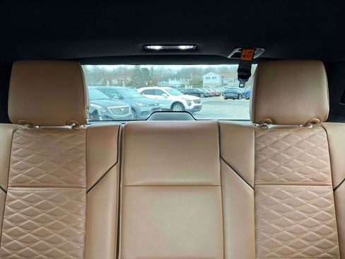 Certified 2022 Cadillac Escalade Premium Luxury image 7