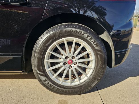 Used 2020 Jaguar I-PACE S image 15