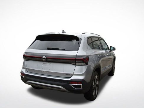New 2026 Volkswagen Taos SE AWD/4WD image 7