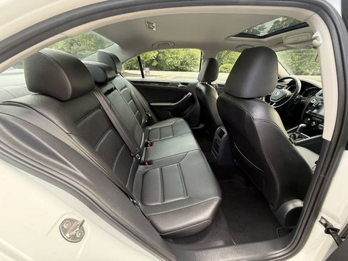 Used 2016 Volkswagen Jetta SEL w/ Lighting Package FWD image 18