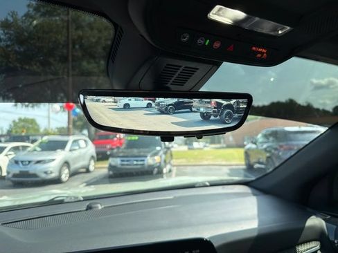 Used 2025 Chevrolet Equinox LT w/ Safety and Technology Package FWD image 18