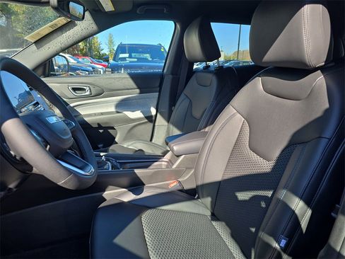 New 2026 Jeep Compass Latitude image 15