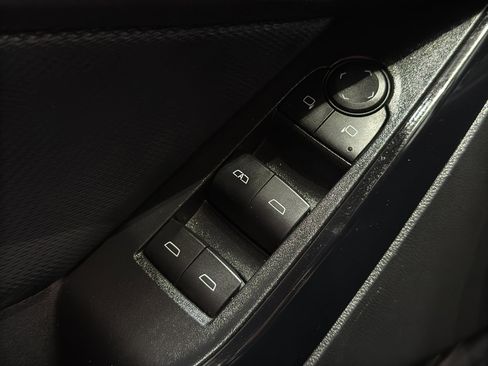 Used 2025 Chevrolet Equinox LT w/ Convenience Package II image 34