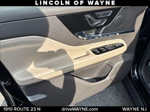 Certified 2023 Lincoln Corsair AWD w/ Equipment Group 101A image 13