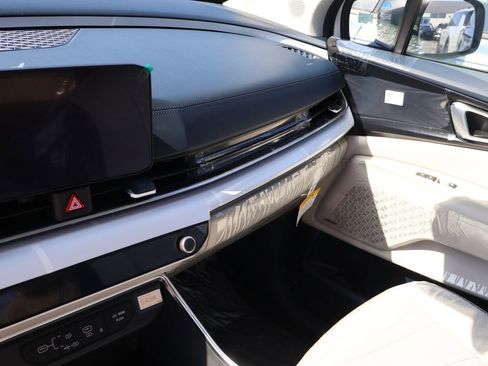 New 2026 Kia Carnival SX Prestige FWD image 22