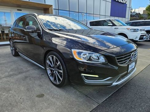 Used 2015 Volvo V60 T5 Premier FWD image 3