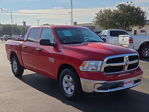 Used 2022 RAM 1500 Classic SLT image 5