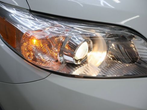 Used 2017 Toyota Sienna XLE image 23