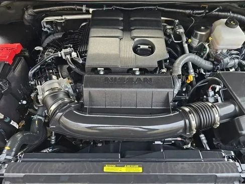 Used 2025 Nissan Frontier PRO-4X w/ Pro Convenience Package image 18