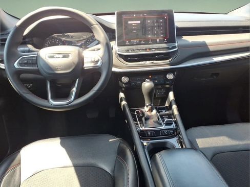 Used 2023 Jeep Compass Trailhawk AWD/4WD image 8