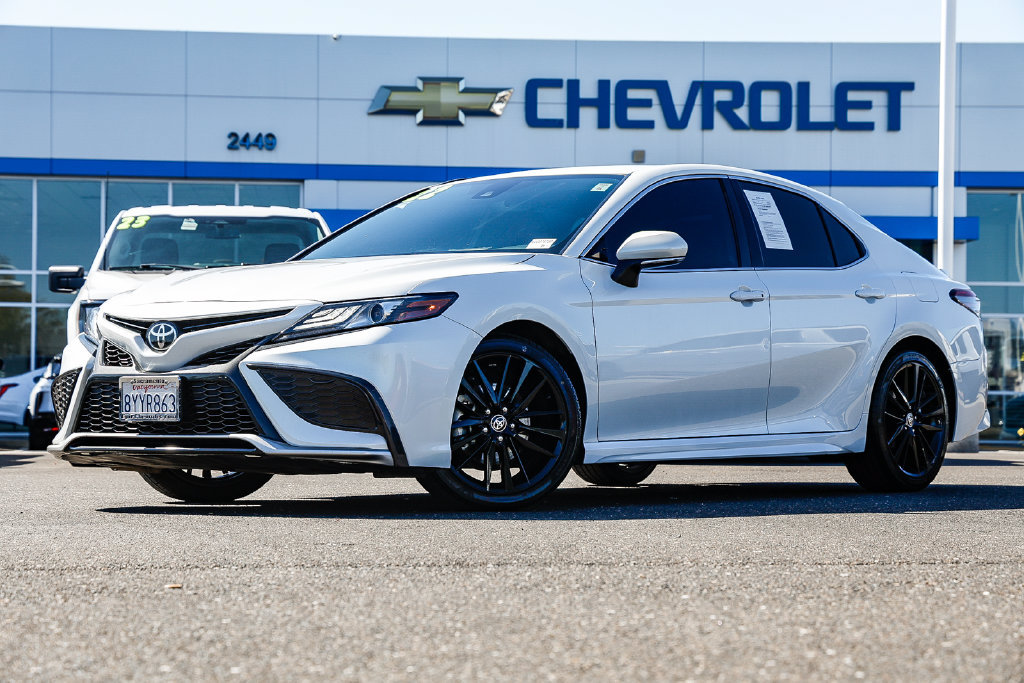 Used 2022 Toyota Camry XSE FWD image 1