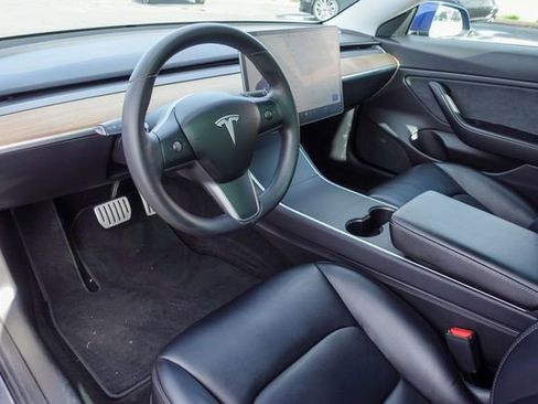 Used 2019 Tesla Model 3 Performance image 11
