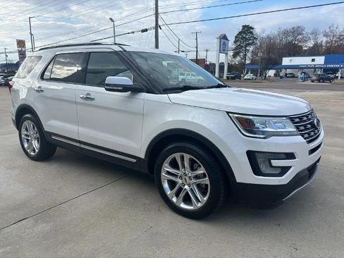 Certified 2017 Ford Explorer Limited image 3