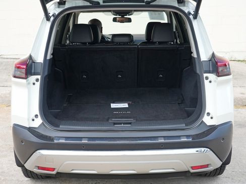 Used 2023 Nissan Rogue Platinum FWD image 9