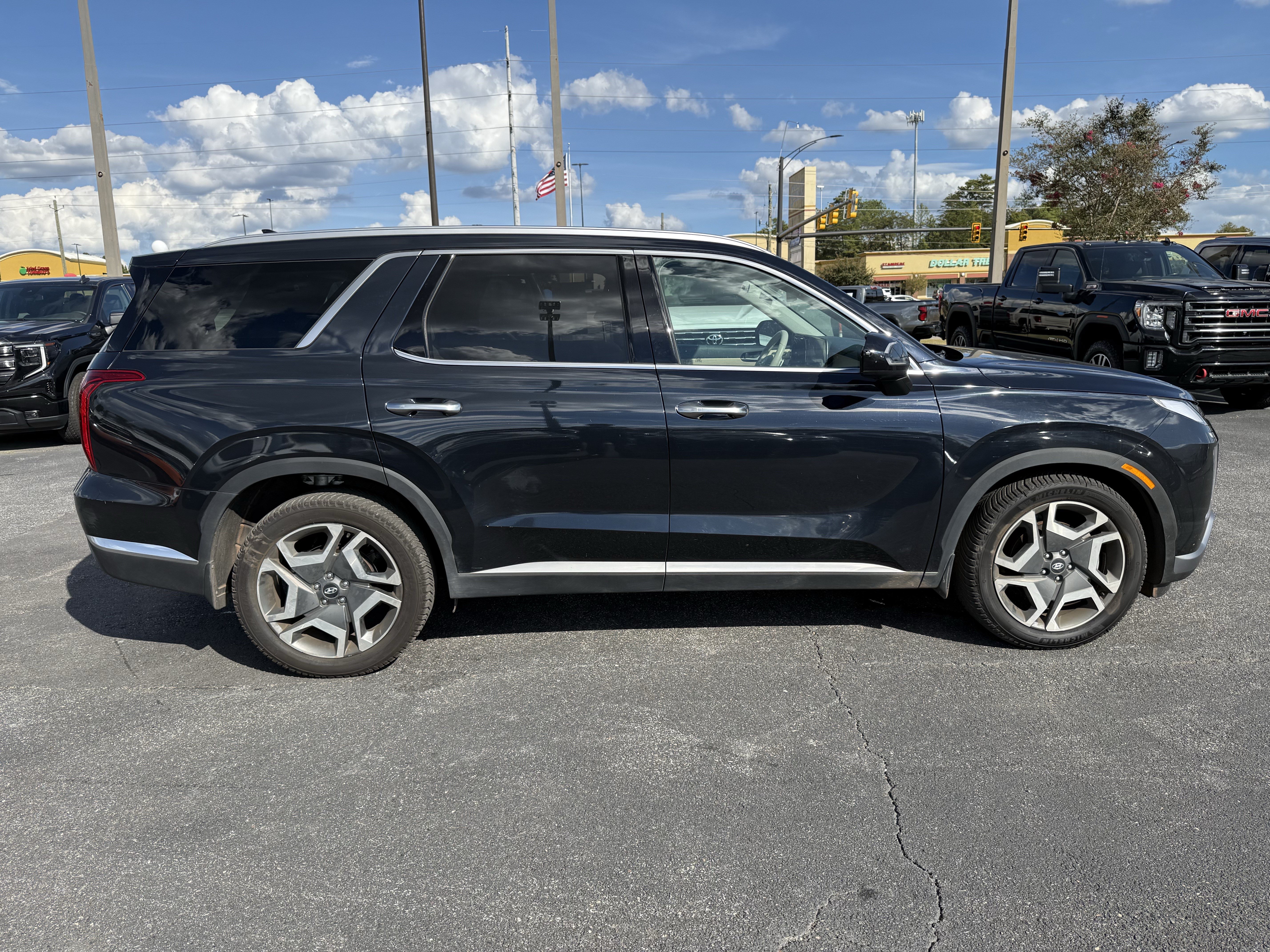 Used 2023 Hyundai Palisade Limited AWD/4WD image 12