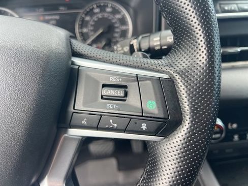 Used 2024 Mitsubishi Outlander SE Black Edition AWD/4WD image 12