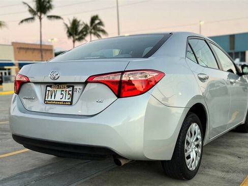 Used 2017 Toyota Corolla LE FWD image 5