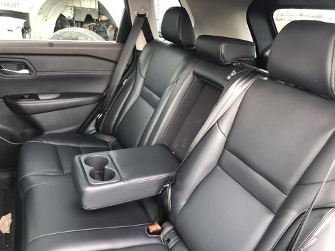 Used 2023 Nissan Rogue SL w/ SL Premium Package image 12