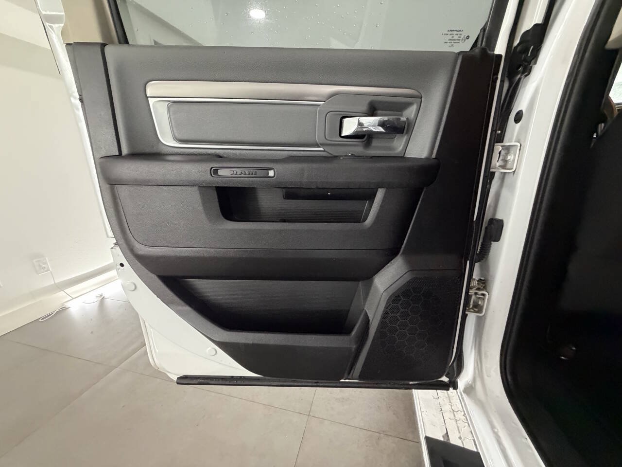 Used 2021 RAM 1500 Classic SLT AWD/4WD image 26
