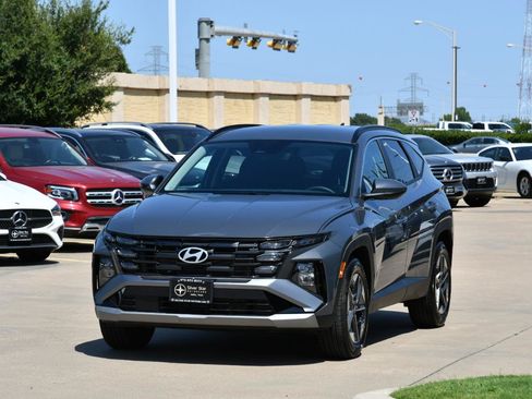 Used 2026 Hyundai Tucson SEL FWD image 2