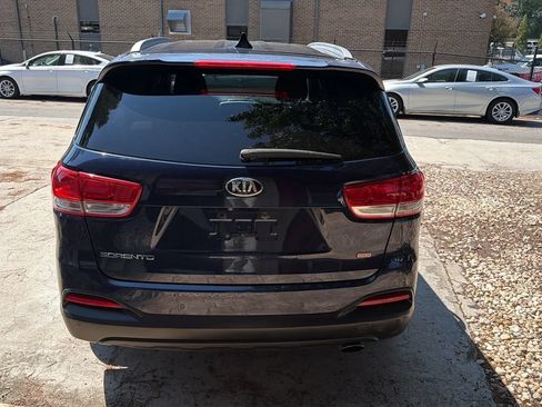 Used 2016 Kia Sorento AWD w/ LX Convenience Package image 4