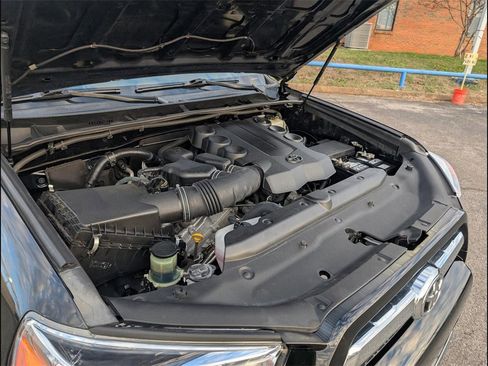 Used 2011 Toyota 4Runner Limited image 22