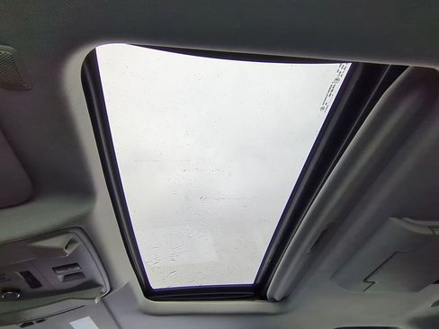 Used 2015 Cadillac Escalade Luxury image 20