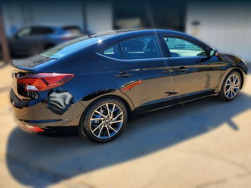Used 2019 Hyundai Elantra Limited w/ Cargo Package FWD image 17