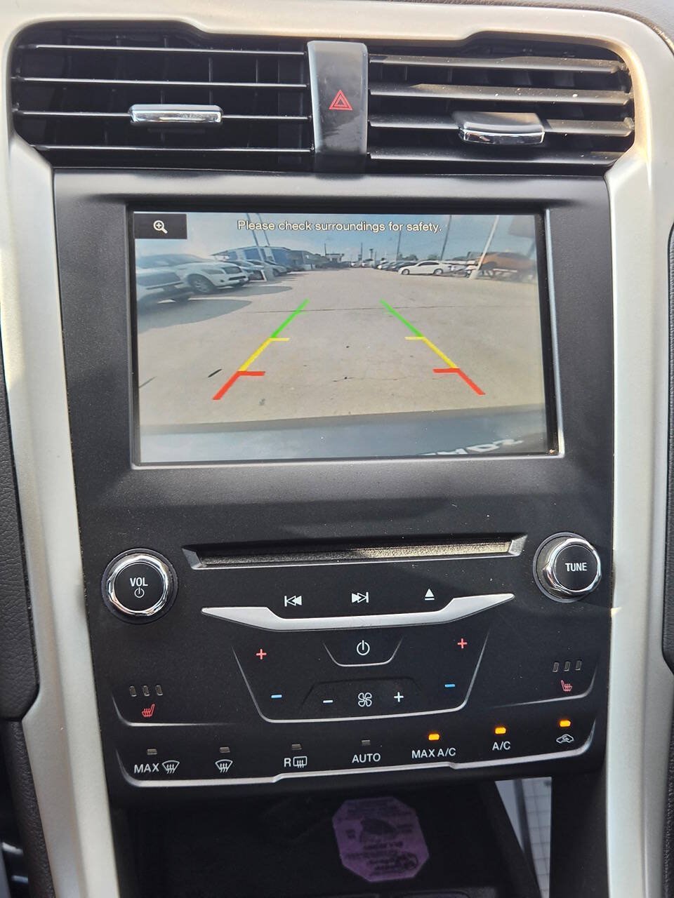 Used 2014 Ford Fusion SE w/ Equipment Group 202A FWD image 9