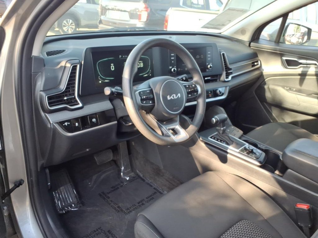 Used 2025 Kia Sportage LX AWD/4WD image 20