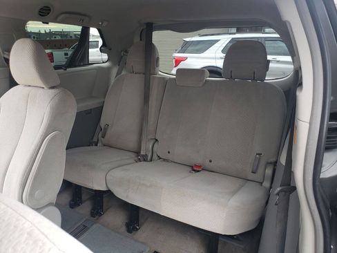Used 2013 Toyota Sienna LE image 13