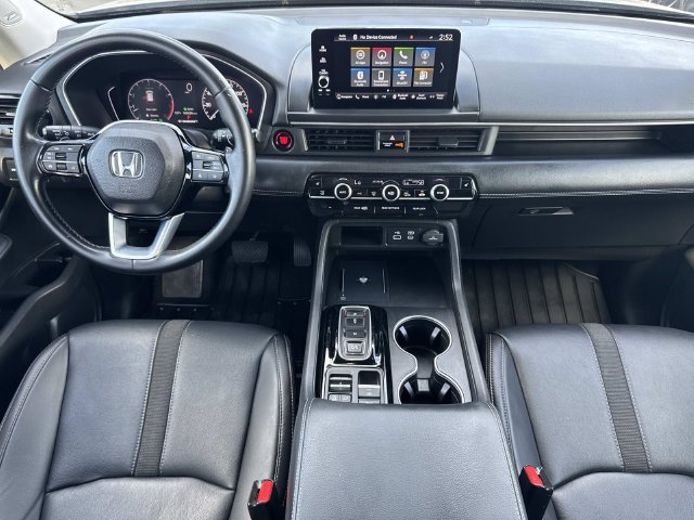 Used 2025 Honda Pilot Touring image 9