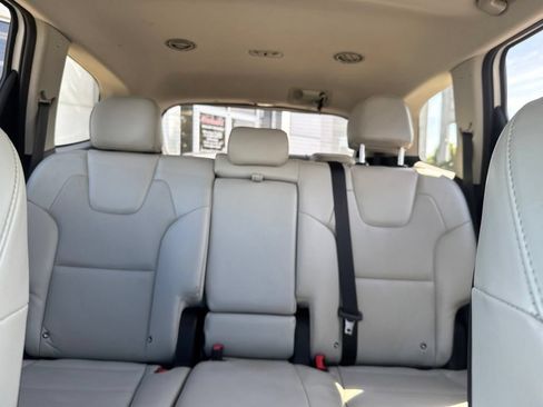Used 2020 Kia Telluride S w/ S 8 Passenger Seating Package FWD image 38