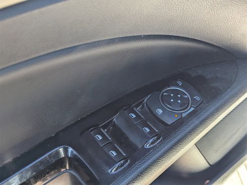 Used 2016 Ford Fusion Energi SE image 18