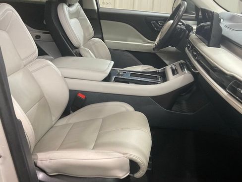 Used 2025 Lincoln Aviator Reserve w/ Equipment Group 201A AWD/4WD image 13