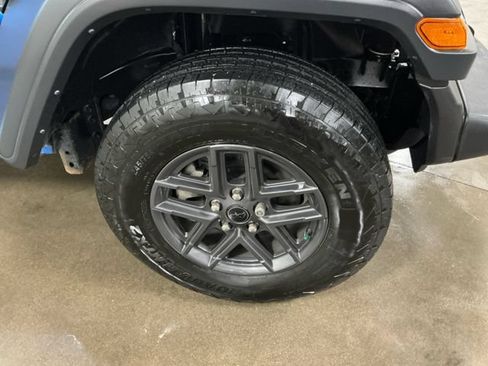 Used 2024 Jeep Wrangler Unlimited Sport AWD/4WD image 18