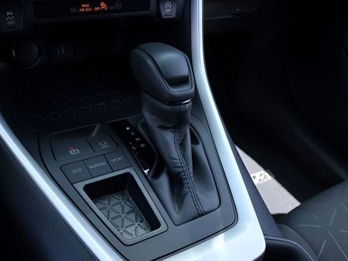 Certified 2023 Toyota RAV4 XLE w/ Convenience Package image 28