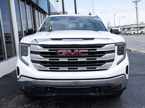 New 2026 GMC Sierra 1500 SLE image 5