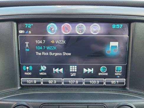 Used 2018 Chevrolet Silverado 1500 LT w/ All Star Edition image 10