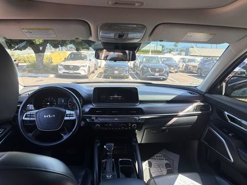 Used 2022 Kia Telluride S FWD image 22
