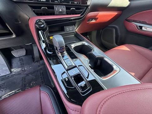 Used 2025 Lexus NX 250 FWD w/ Towing Package (2000 Lbs) image 21