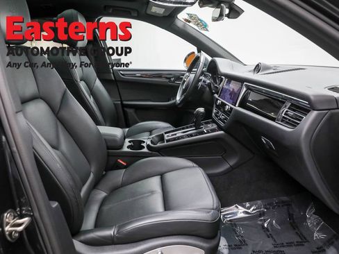 Used 2023 Porsche Macan T image 25