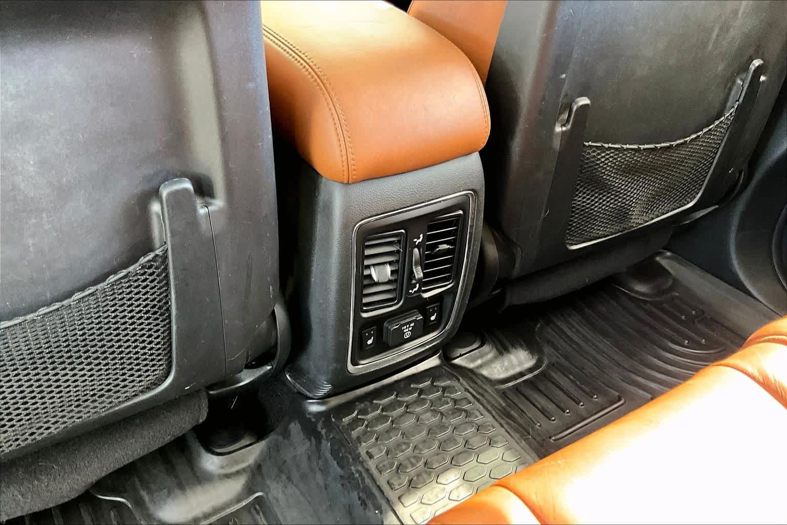 Used 2012 Jeep Grand Cherokee Overland AWD/4WD image 33