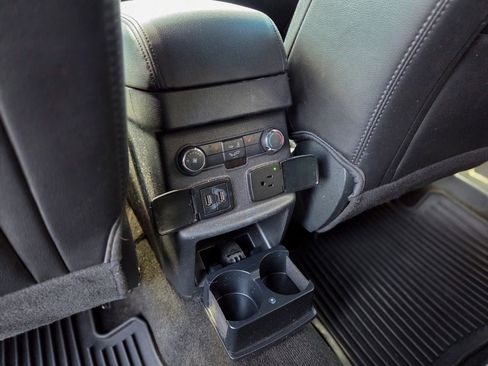 Used 2018 Ford Explorer Limited image 8