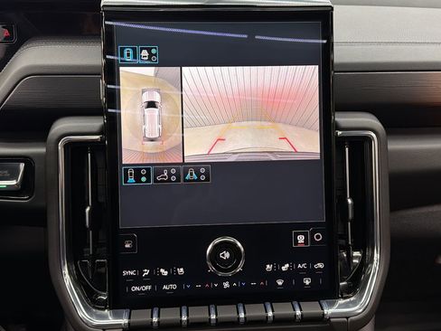 Used 2026 GMC Yukon Denali w/ Sun & Power Step Package AWD/4WD image 32