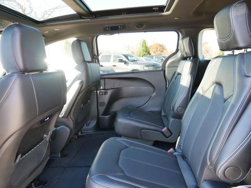 New 2026 Chrysler Pacifica Select image 29