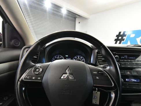 Used 2016 Mitsubishi Outlander ES image 24