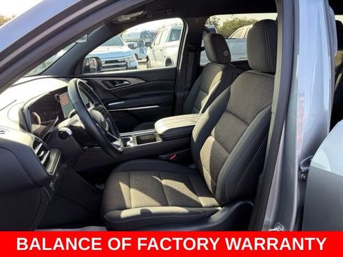 Used 2025 Chevrolet Traverse LT AWD/4WD image 14