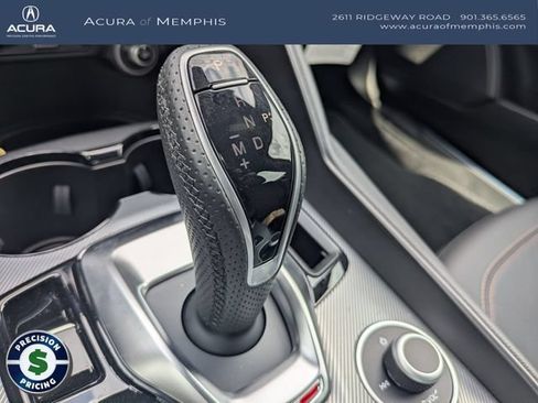 Used 2025 Alfa Romeo Giulia AWD w/ Driving Assist Package image 18