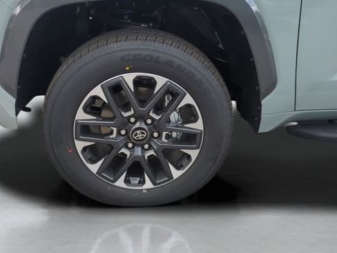 New 2026 Toyota Tundra Limited AWD/4WD image 10